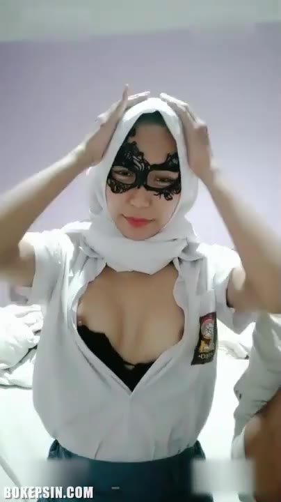 – Bokep Indo SMA Jilbab Putih Ngewe Aplikasi Bling2