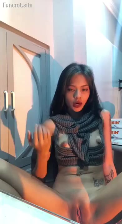 abg tatoan memek gundul colmek