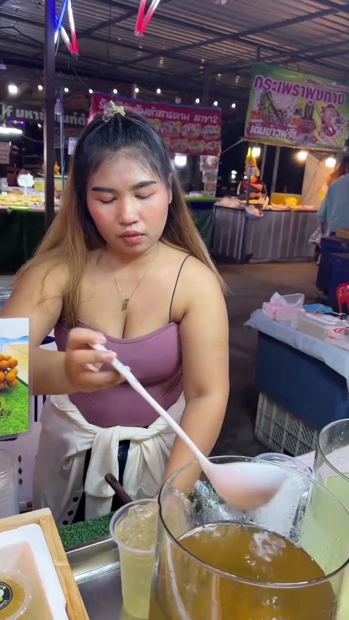 Cute Thai Lady Sells Longan Juice