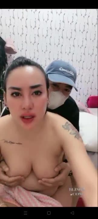 TANTE KINA & Brondong