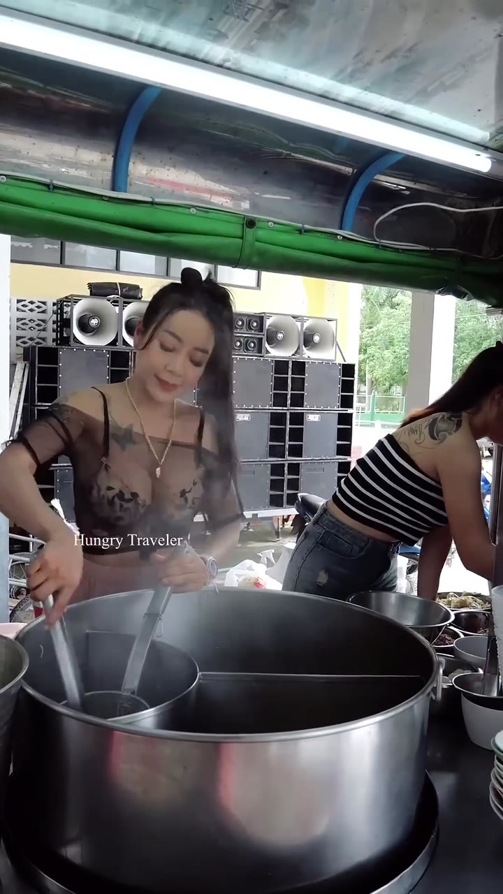 Shake Shake Noodle in Thailand – Thai Street Food