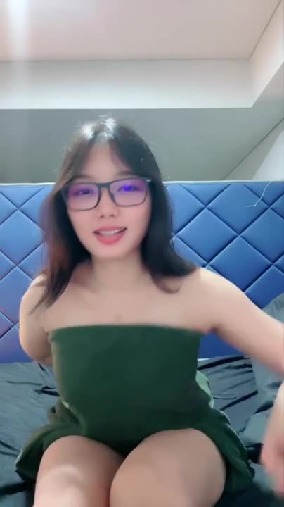 Bokep Abg Miss Yeuwuy Gadis Mungil Pamerin Gunung Kembar // 3613