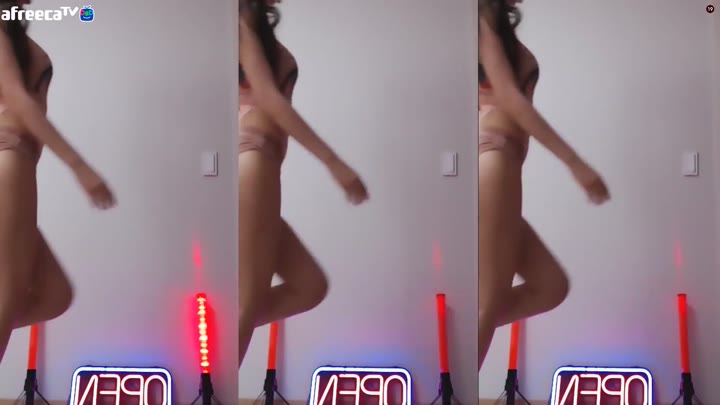 Korean BJ Ahrum twerks to Jay Park song