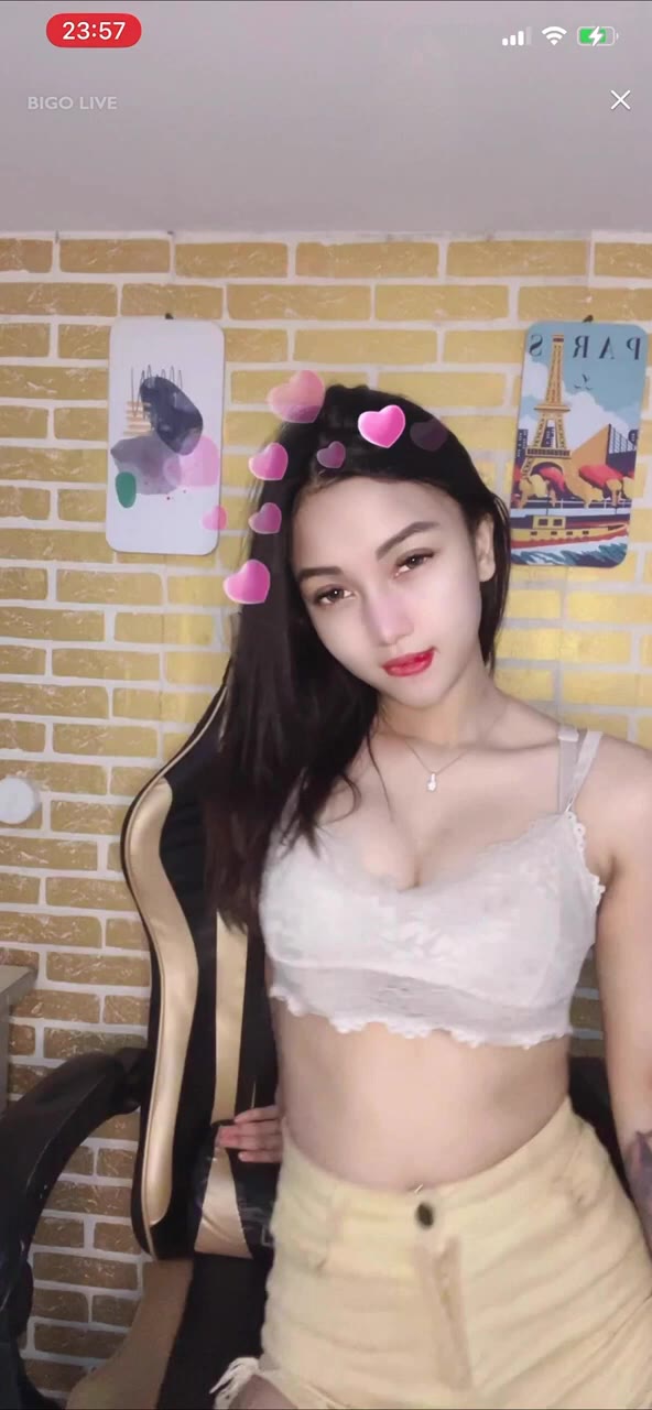 Sexy Adellia Bigo 18+ Show – Part 2