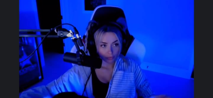 Corinna Kopf shows feets during her twitch live