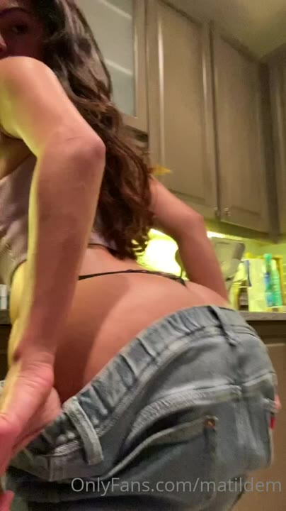 strip leak

Mati Marroni’s Seductive Kitchen Strip Leak