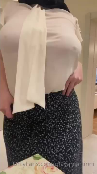 Mayamartinni Teases with Seductive TT Dance