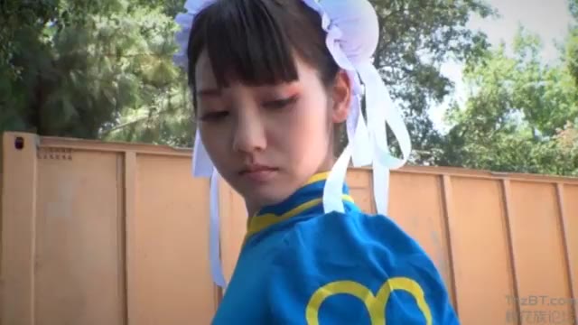 Chun li cosplay interracial