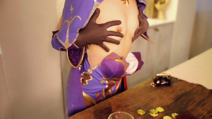 LanLanWink as Genshin Impact’s Mona Cosplay
