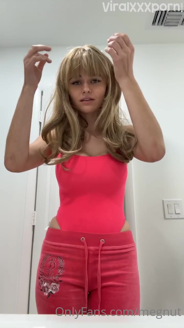Megnut Pink Bikini Booty Tease Onlyfans Leaked Video