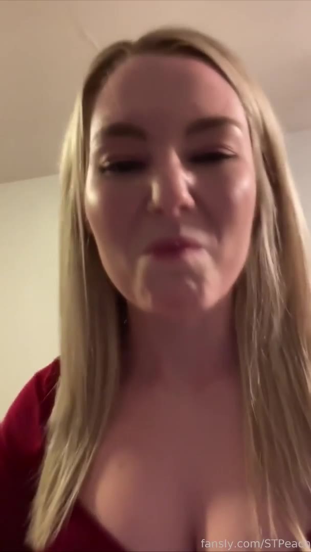 STPeach Nude Topless Ass Tease Fansly Video