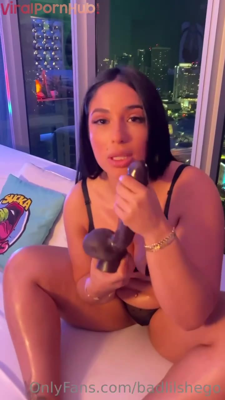 Badlilshego Dildo Sucking With Joi Onlyfans Video