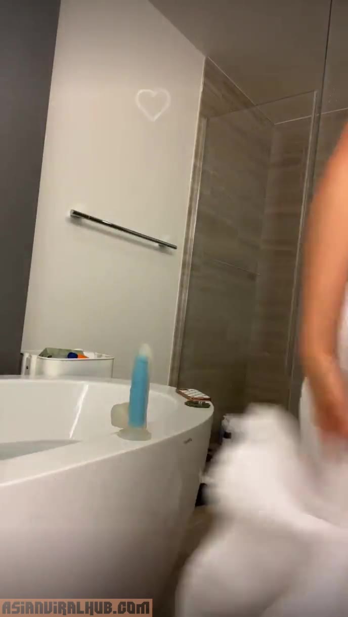 Asian Candy Pretty Sexy Girl Fucking her Own With a Dildo Video