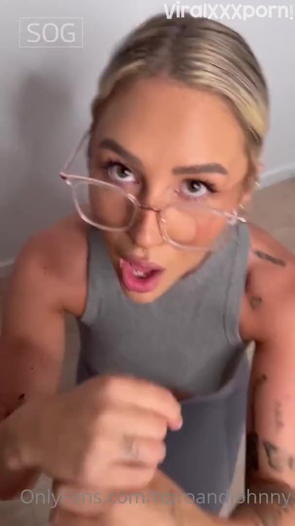 Holly Brougham Glasses Sex Tape Video Leaked