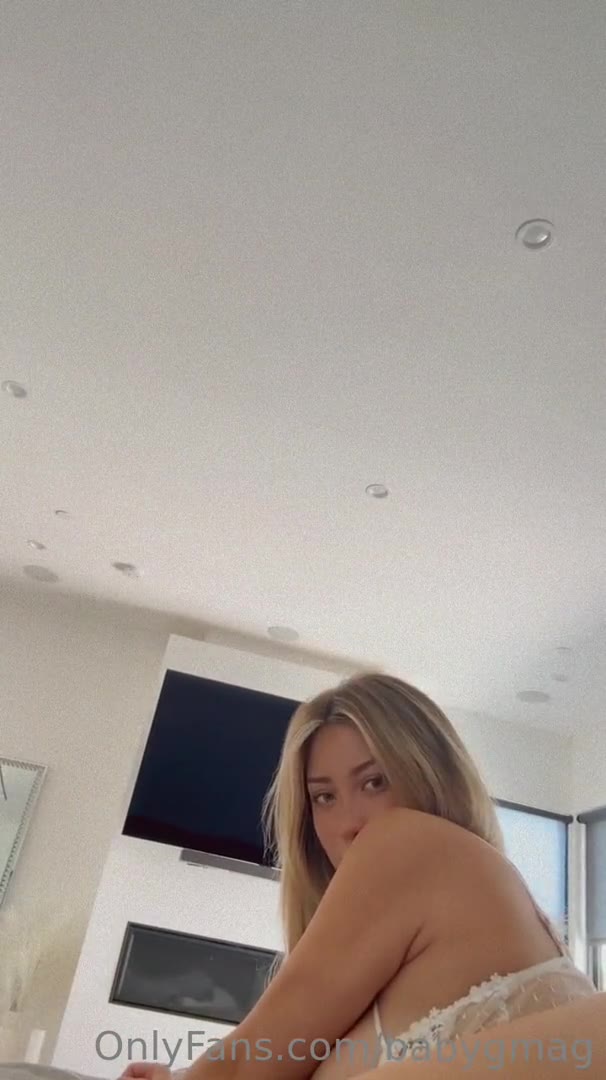 Stefanie Knight White Lingerie Masturbation PPV Onlyfans Video Leaked