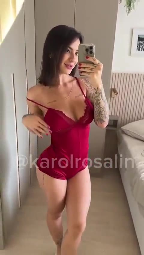 Karol Rosalin Naked in Front of the Mirror
