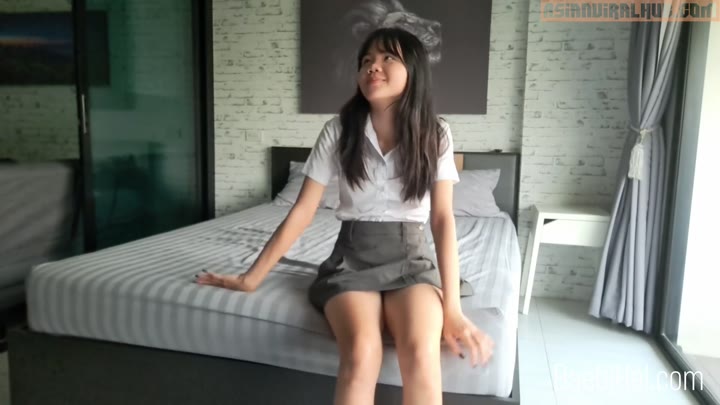 Baebi Hel 18yo Asian schoolgirl gets spanked and fingered in her school uniform