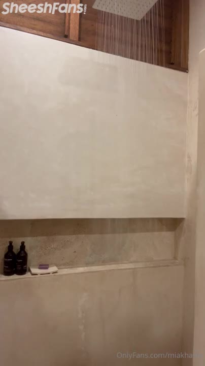Mia Khalifa Shave Her Arm With Big Tits Out In Shower Leak Ppv Onlyfans Video