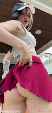 PeachjarsVIP Curvy Goddess Teasing in Crop Top and Skirt Video