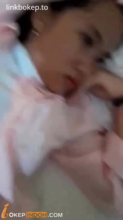 Sekamar Bareng Adek Kelas Yg Manja