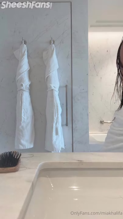 Mia Khalifa Bare Tits Out Ready Up For Date Onlyfans Leaked