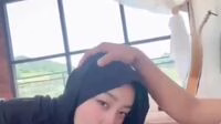 Cewek Hijab Lagi Staycation