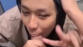 cewe jilbab yang jago nyepong