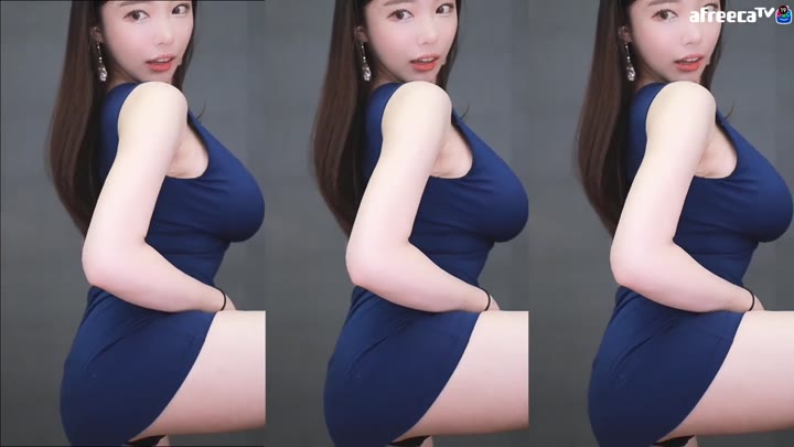Watch Korean BJ Jeehyeoun hot motorbike dance