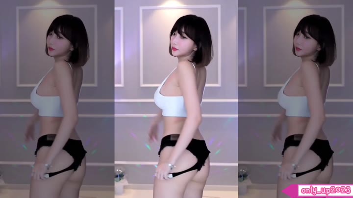 Watch Korean BJ dances seductively in revealing outfit
