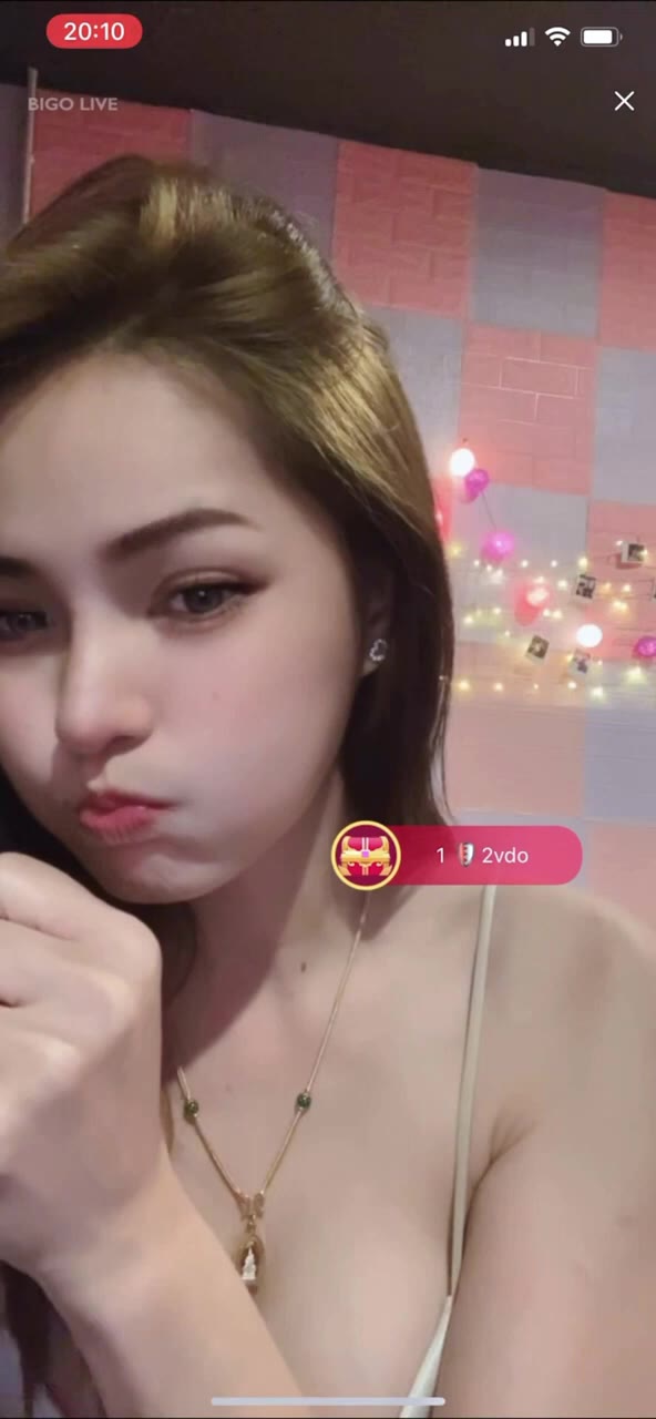 Watch Sexy Pikkyorn live on Bigo