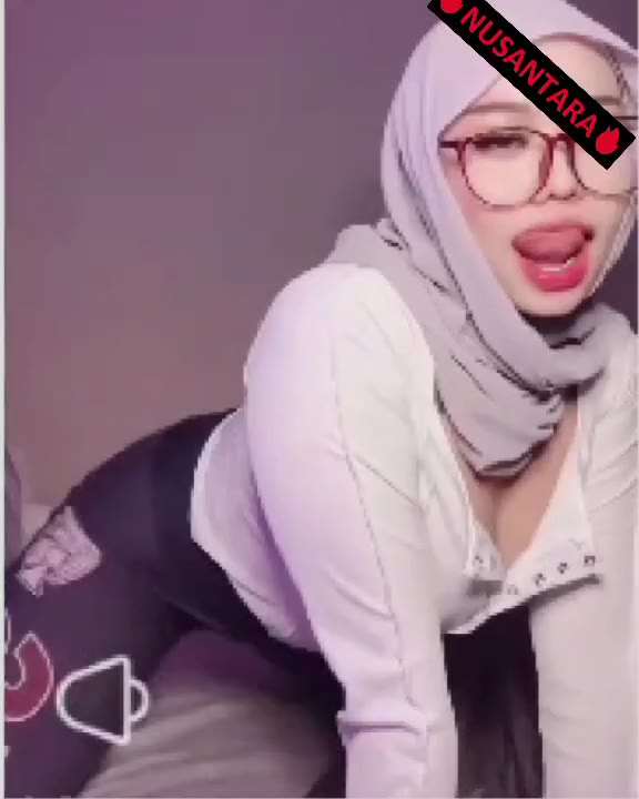 Watch Live with ECoB5: Tempting Amirah Insyirah