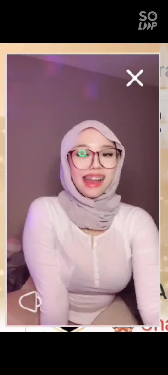 Watch Muslim Indo Twerk with a Hijab