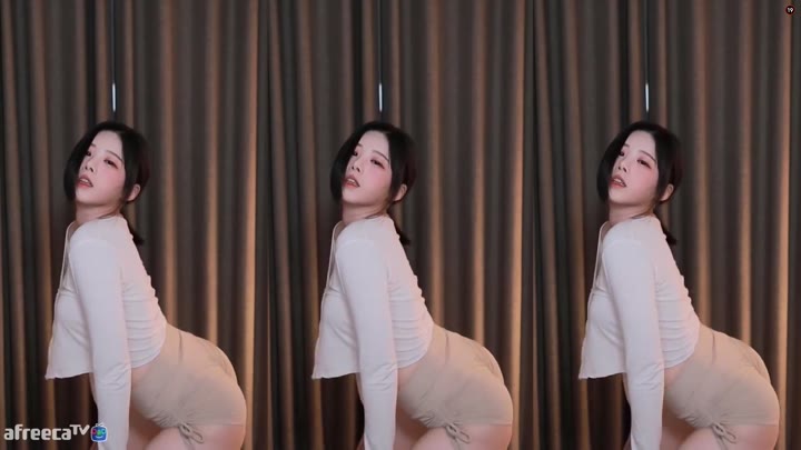 Watch Korean BJ dances to Hyuna LIP&HIP cover