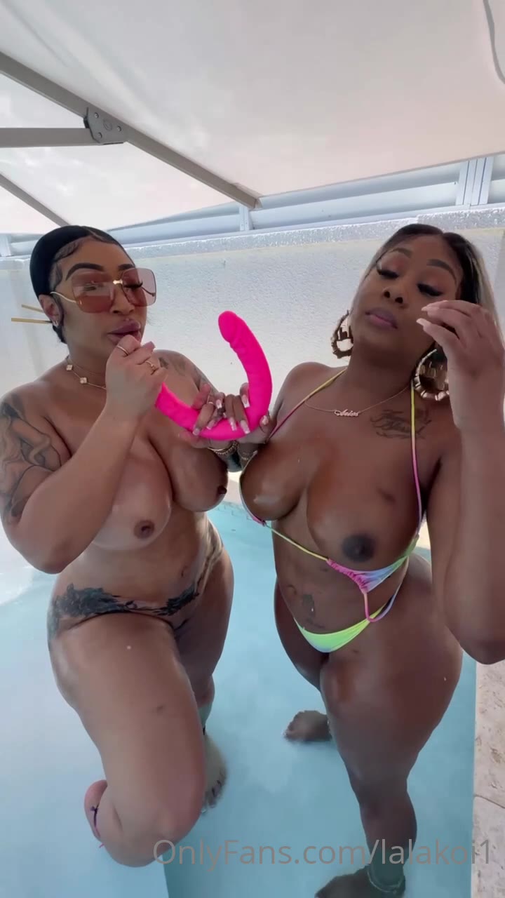 Watch Lala & Tokyo Big Ass – Lala Koi