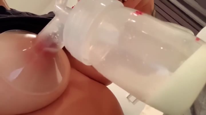 Watch Asa Akira’s Lactating Milk Pump Leaked
