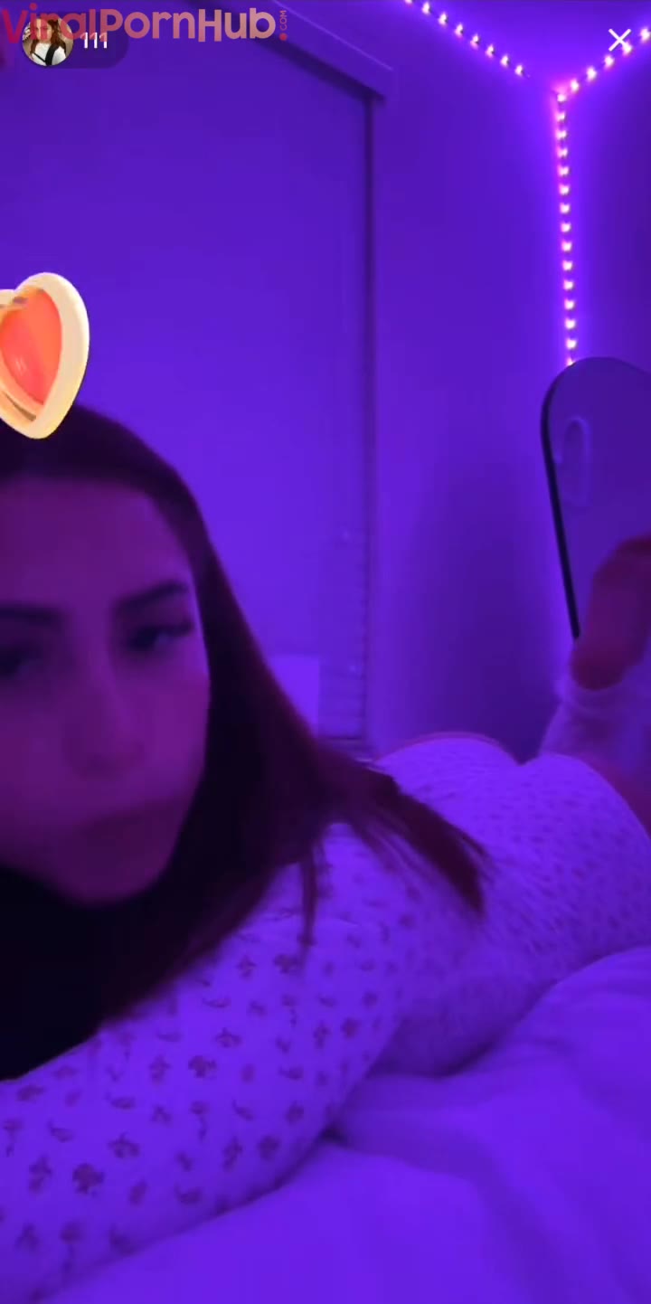 Watch Angela Alvarez Teasing Her Fans With Booty While Streaming Leaked Video