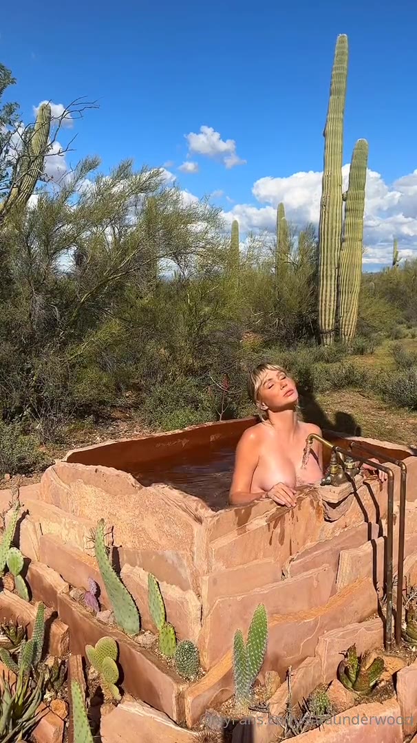 Watch Sara Underwood Exposes in Outdoor Bathing