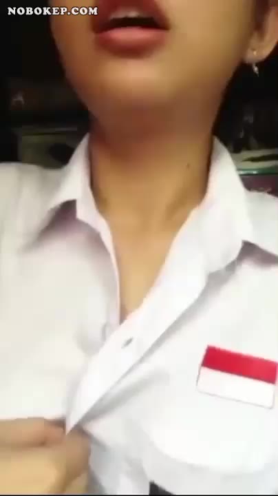 Watch Indo Teen Gorgeous Actress Teases Boobs