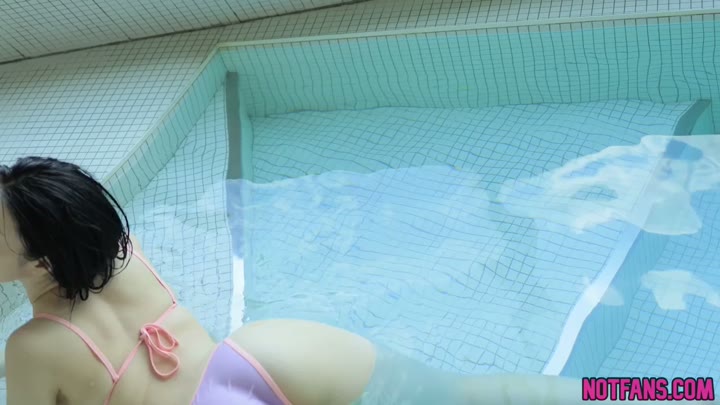 Watch Lee Yeonwoo Swimming Pool