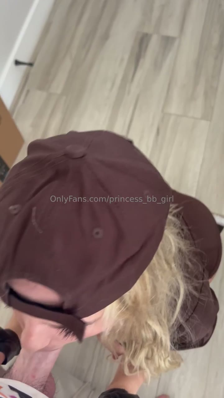 Watch BlondeMauiGirl Delivery Girl Sex Tape
