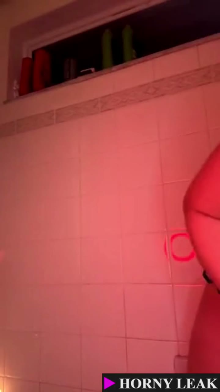 Watch Zoeyavaa Nude Bathtub Teasing Livestream