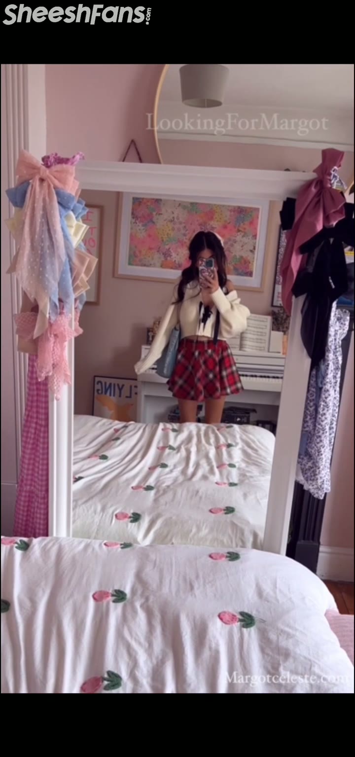 Watch Lookingformargot After School Came Horny And Digs Up Cunt Solo