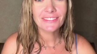 Sarahfrom Milf With Huge Tits Got Pink Nips Slips On TikTok Stream