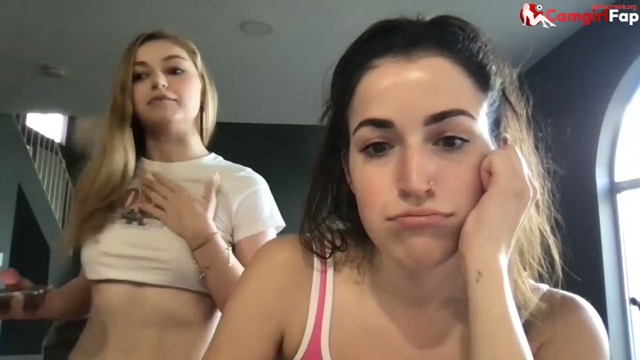 Watch realbeccablair Chaturbate Friend Lick Pussy Nude