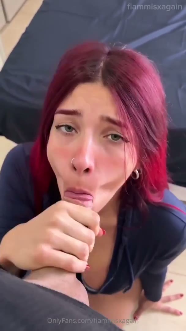 Watch Fiammisxagain Pays Delivery Guy With Rough Sex Video Leaked