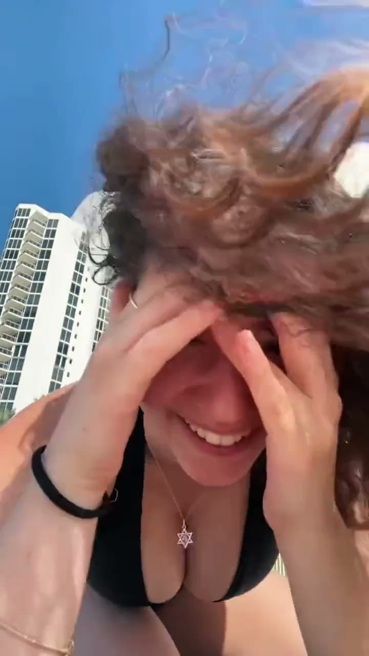 Watch Gali Golan new sexy video!!! So hot