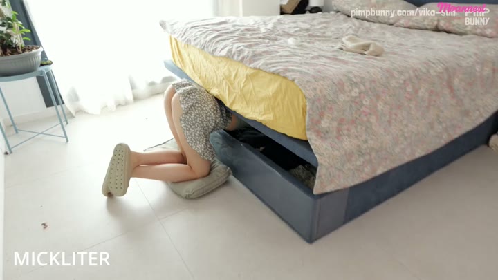 Watch Stupid Roommate Vika Sun Got Stuck On The Couch And Gets Fucked Hard