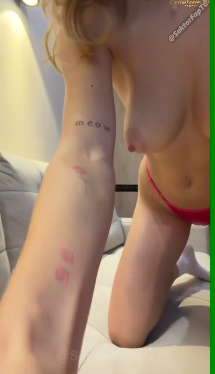 Watch sweetpeach77 dildo fuck 2